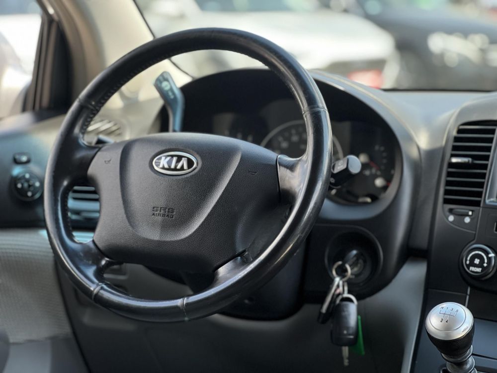 KIA CARNIVAL 2.9 CRDi EX (7 személyes ) klíma. tempomat. tolatókamera. tolatóradar. vonóhorog!