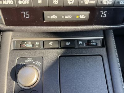 LEXUS ES 300H 112e km. Fakormány. ülésszellőzés. kormányfűtés. kamera. roló!