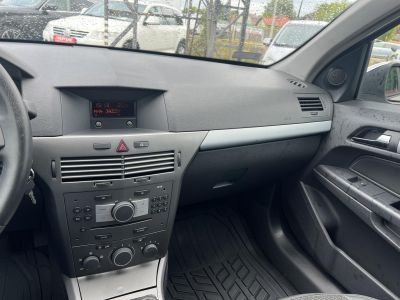OPEL ASTRA H Caravan 1.8 Cosmo M.o.-i. Klíma Tempomat Tolatóradar!