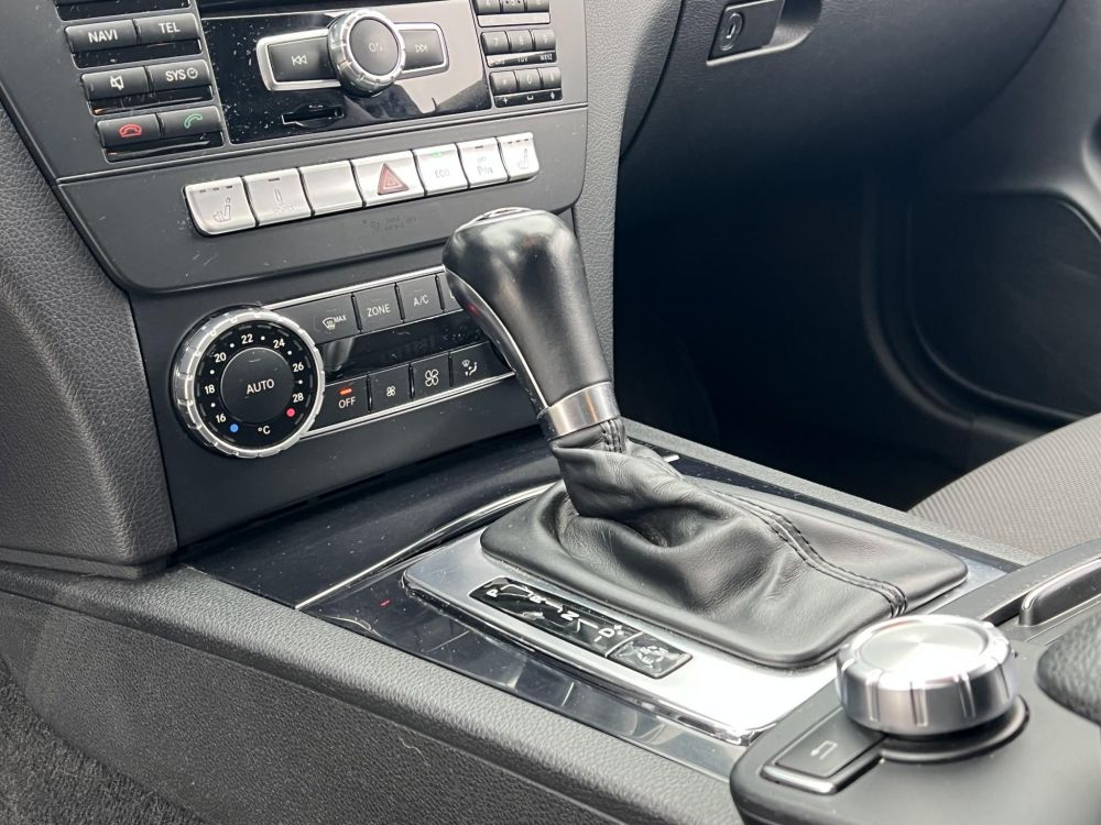 MERCEDES-BENZ C 220 CDI BlueEFFICIENCY (Automata) Xenon Tempomat Ülésfűtés Navi Bluetooth Rendszeresen szervizelt!