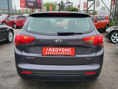 KIA CEE'D SW 1.6 CRDI LX Klíma Tempomat Navi Bluetooth Szervizelt!