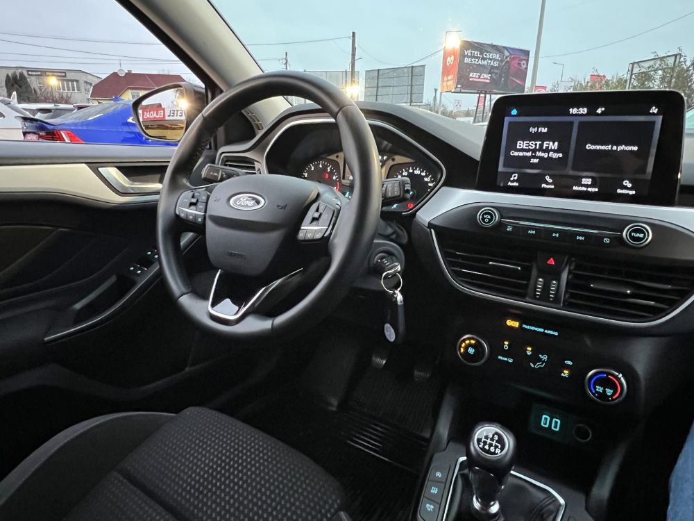 FORD FOCUS 1.0 EcoBoost Connected M.o.-i. 1.tul. Márkaszervizelt! Carplay