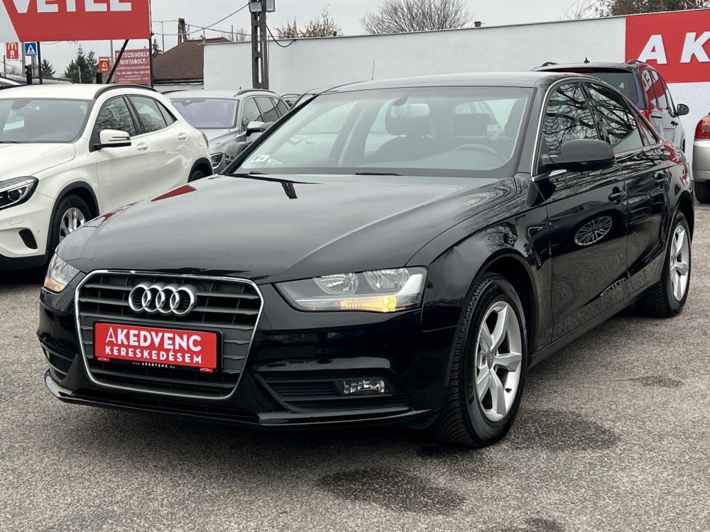 AUDI A4 2.0 TDi Klíma Tempomat Bluetooth 142e km!