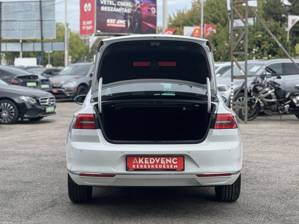 VOLKSWAGEN PASSAT VIII 2.0 TDI BMT SCR Comfortline DSG Magyarországi. Gyári fényezés. Végig vezetett szervizkönyv!