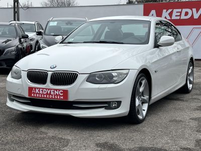 BMW 325i (Automata) Xenon Tempomat Ülésfűtés Bluetooth Navi PDC