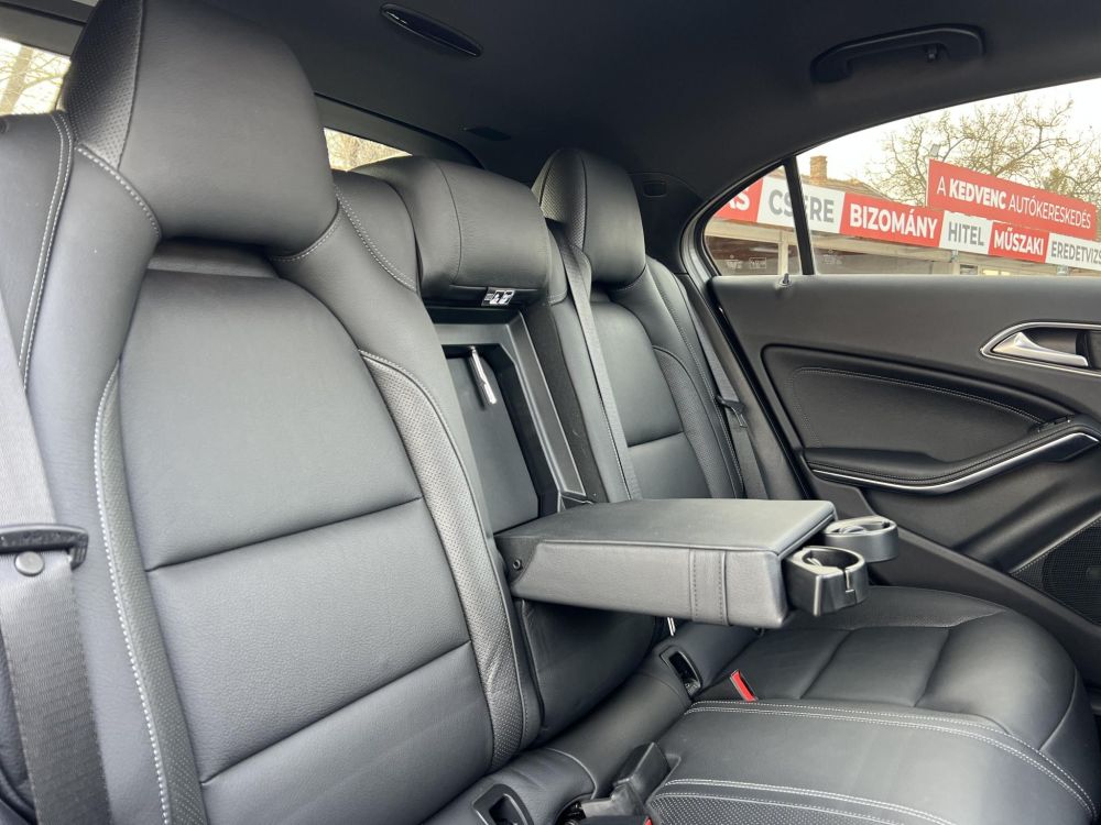 MERCEDES-AMG A 45 4Matic 7G-DCT 75e km. napfénytető. harman/kardon. memória. xenon