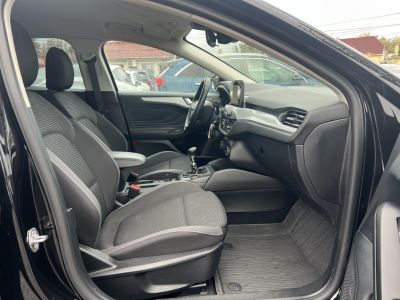 FORD FOCUS 1.0 EcoBoost Connected M.o.-i. 1.tul. Márkaszervizelt!