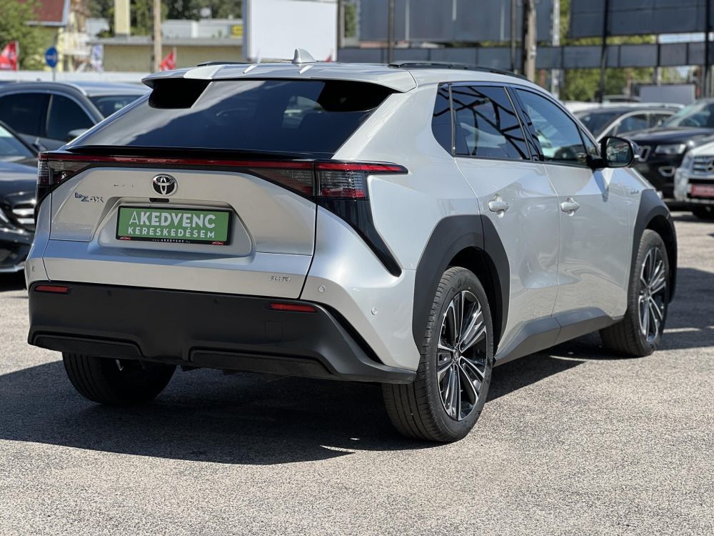 TOYOTA BZ4X Executive AWD 15e km. JBL. magas felszereltség!