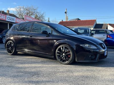 SEAT LEON 2.0 TFSI Cupra 350le! Integrált fejtámlás ülések. Boheme Purple fényezés