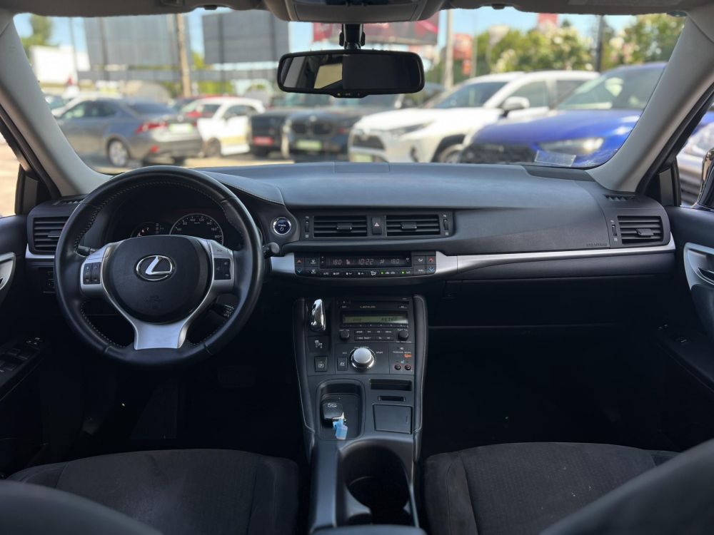 LEXUS CT 200h Comfort (Automata) Ülésfűtés. tolatókamera. szervizkönyv. 8 felni