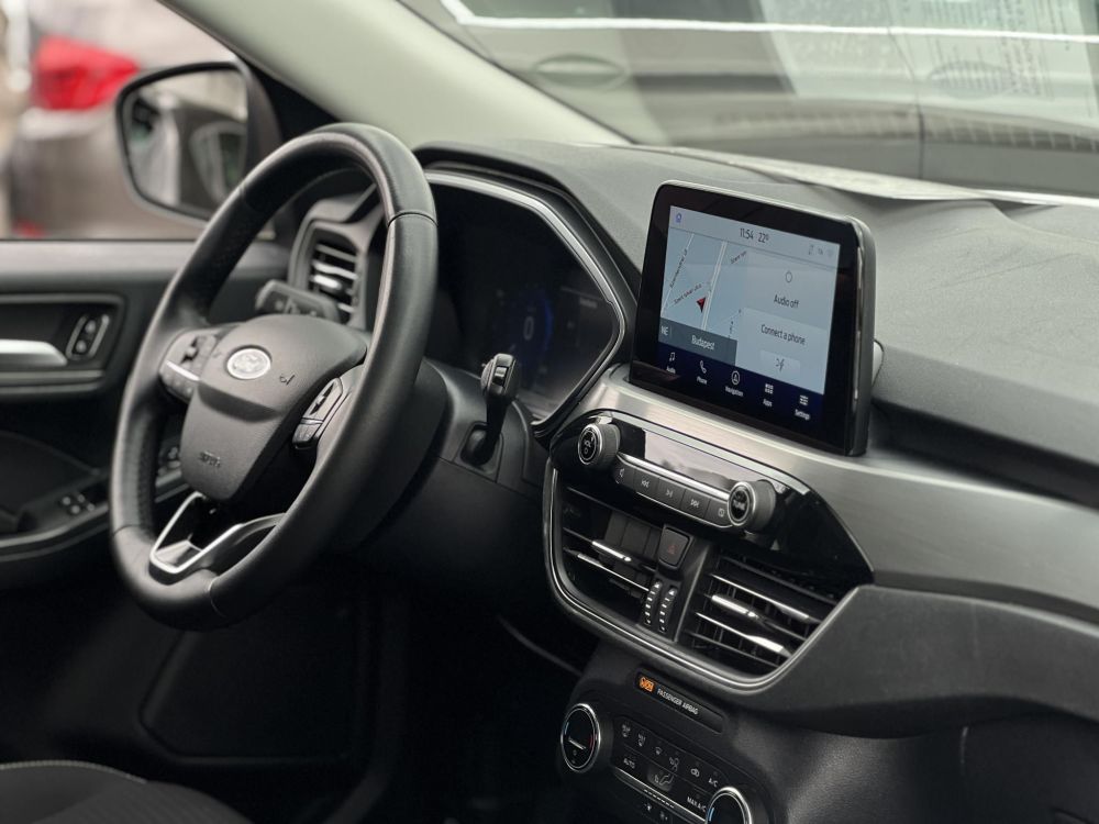 FORD KUGA 2.5 FHEV Freedom CVT 120e km. LED fényszórók. kamera. keyless. sávtartó. navi. CARPLAY!