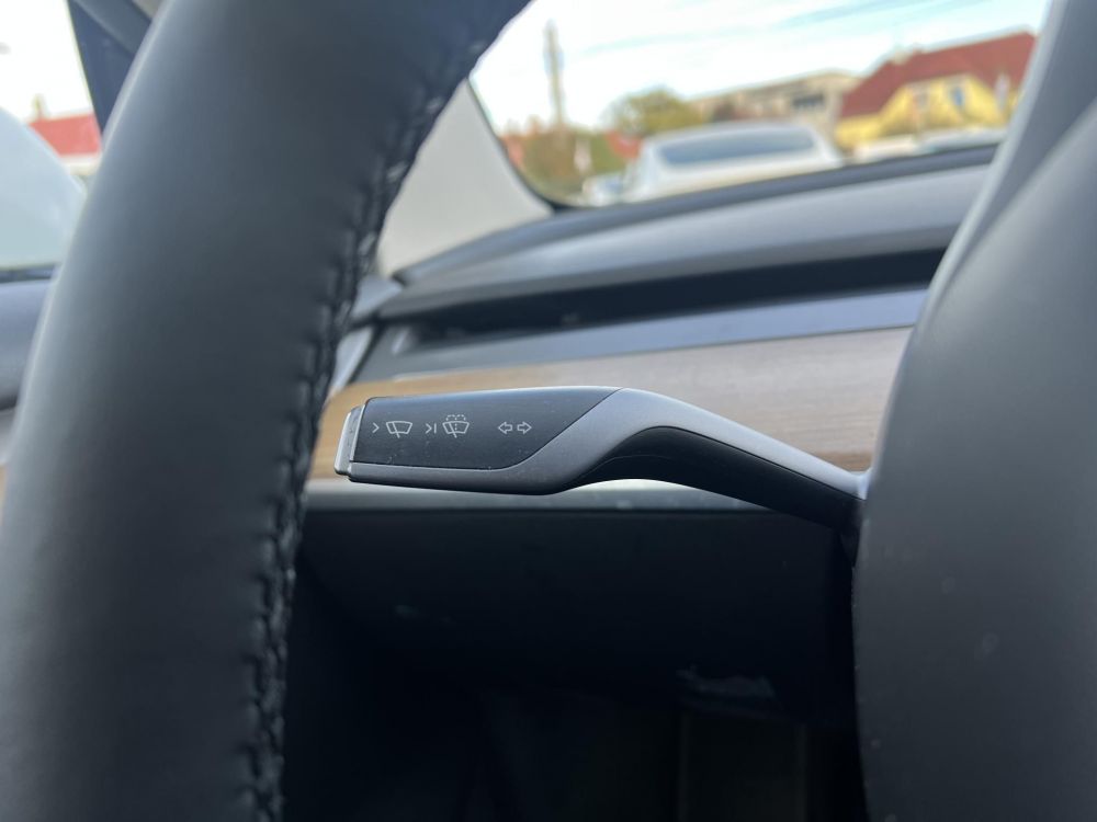 TESLA MODEL 3 Long Range AWD (Automata) FACELIFT. hőszivattyú. premium hifi. mátrix LED!