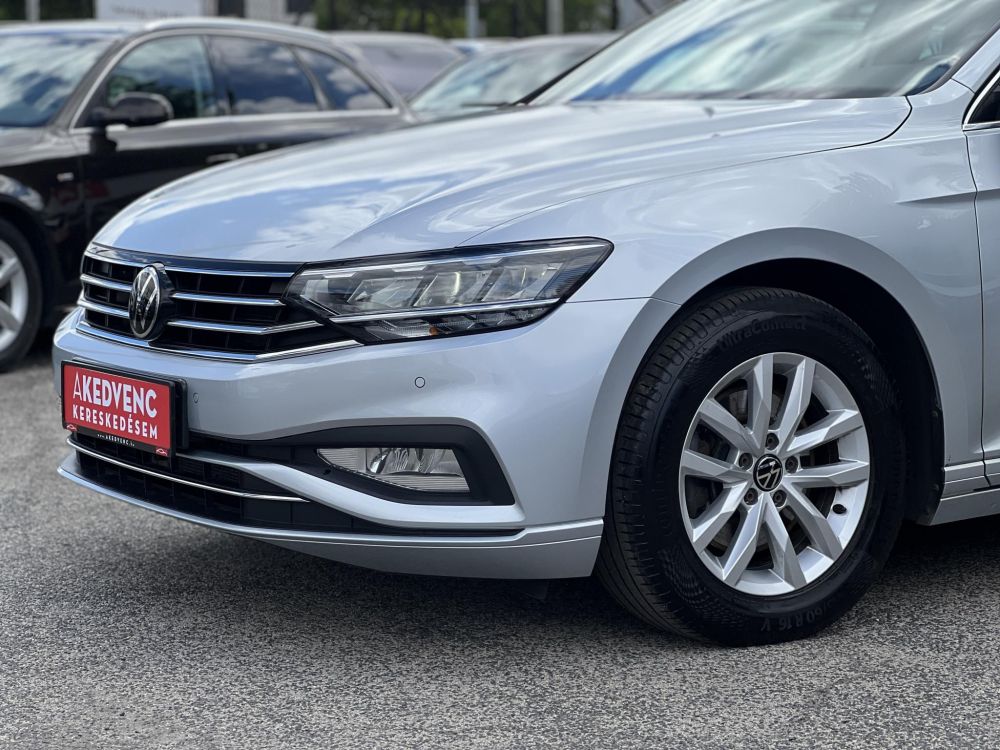 VOLKSWAGEN PASSAT VIII Variant 2.0 TDI SCR Business DSG Masszázs ülés. Carplay