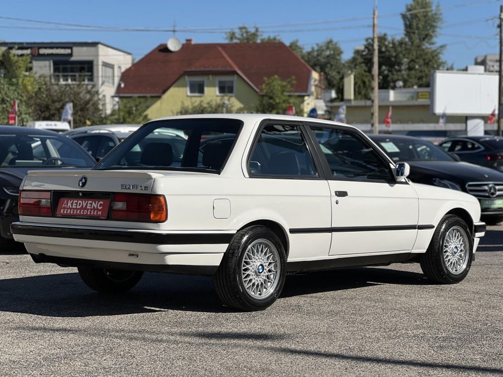 BMW 318is