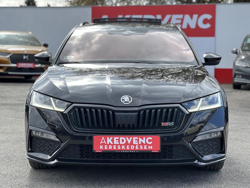 SKODA OCTAVIA Combi 2.0 TDI SCR RS DSG Magyarországi. Gyári fényezés. Végig vezetett szervizkönyv!
