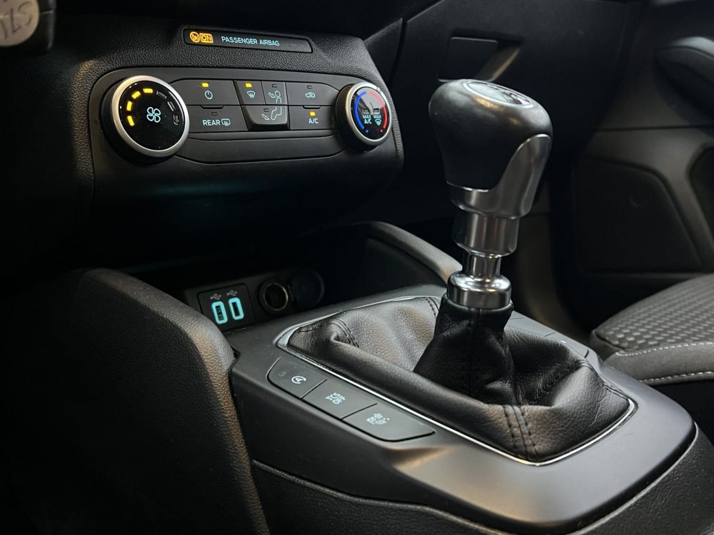 FORD FOCUS 1.0 EcoBoost Connected M.o.-i. 1.tul. Márkaszervizelt! Carplay