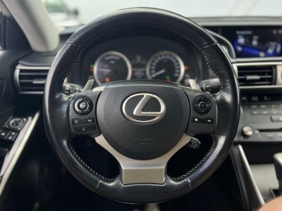 LEXUS IS 300h Comfort Leather&Navigation (Automata) Hybrid garancia Márkaszervizelt! Gyári fényezés. Téli-nyári gumi garnitúra!