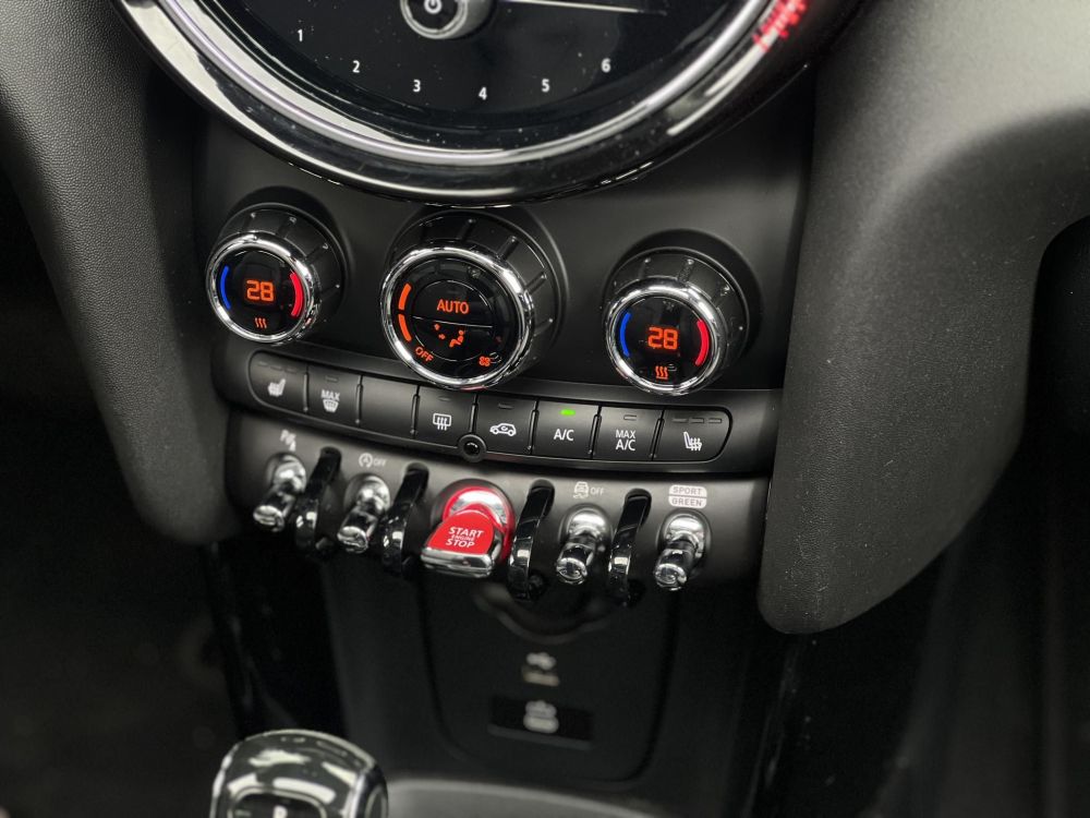 MINI MINI 1.5 Cooper DKG 31e km. panoráma tető. CarPlay