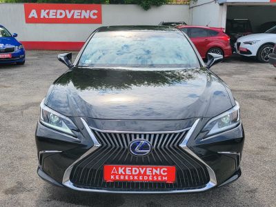 LEXUS ES 300h Prestiege Top CVT 60e km. LED Napfénytető Bőr Navi Tempomat Kamera Ülésfűtés