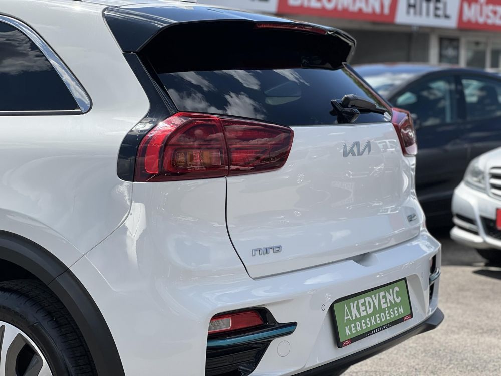 KIA NIRO e-Niro 39kWh Silver 73e km. távtartó. sávtartó. ülésfűtés. félbőr. CARPLAY!