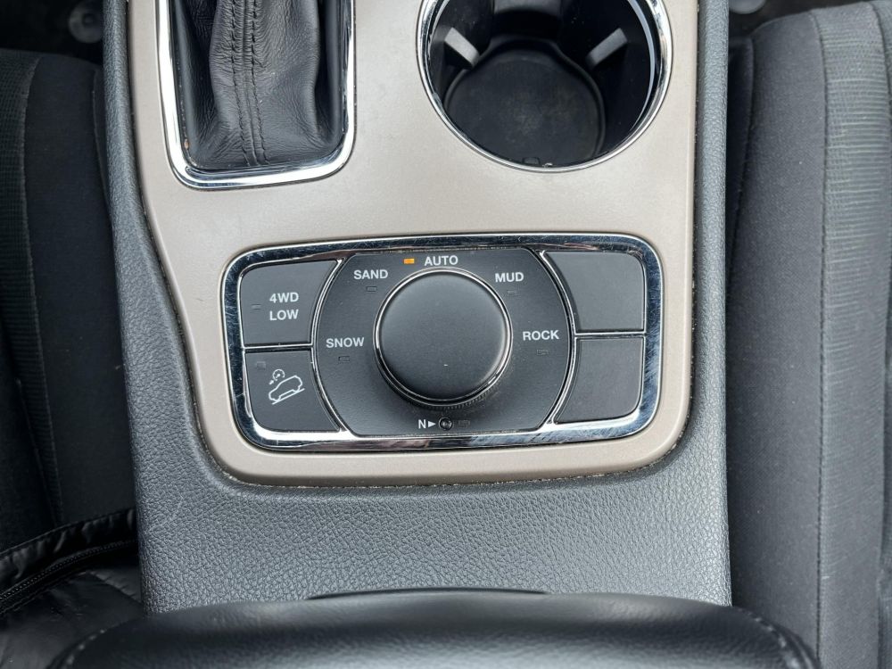 JEEP GRAND CHEROKEE 3.0 V6 CRD Laredo (Automata) 4X4. felező váltó. digitális klíma. tetőcsomagtartó