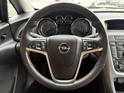 OPEL ASTRA J 1.4 T Selection M.o.-i. Klíma Tempomat Bluetooth