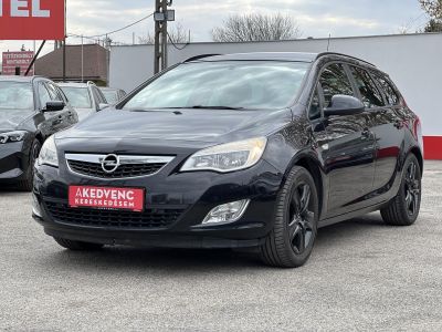 OPEL ASTRA Sports Tourer 2.0 CDTI Sport Tempomat Digitklíma Tolatóradar Multikormány Ülésfűtés