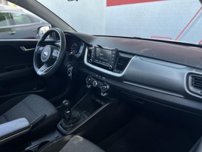 KIA STONIC 1.25 MPI Style Magyarországi. Gyári fényezés. 63e km.Végig vezetett szervizkönyv!
