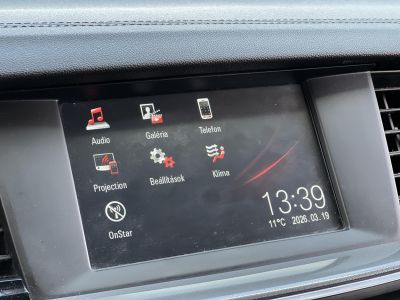 OPEL INSIGNIA Sports Tourer 1.5 Edition Start Stop M.o.-i. sérülésmentes. 4 évszakos gumik. CARPLAY!