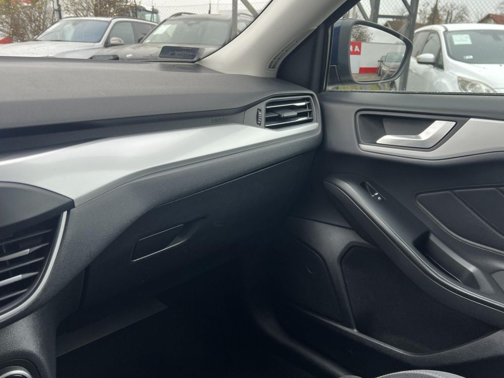 FORD FOCUS 1.5 EcoBlue Business (Automata) A LEGJOBB ÁRON! Carplay. ACC. Radar elöl-hátul. bluetooth. stb