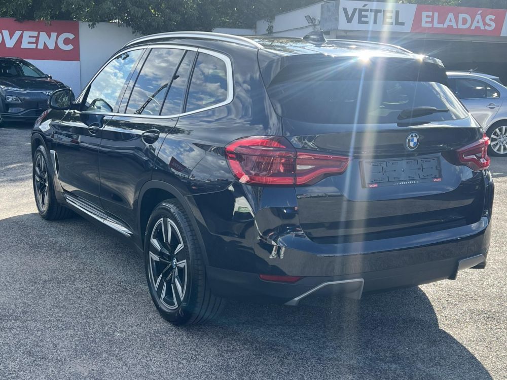 BMW IX3 73,9kWh Exkluzív konyak bőr Virtual Cockpit Panoráma tető Carplay!