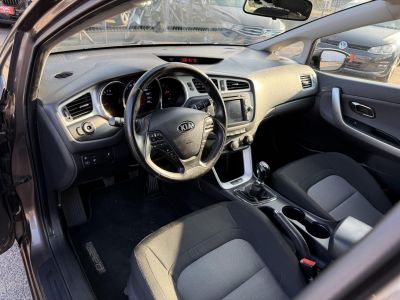 KIA CEE'D 1.4 CVVT EX 72e km. Tempomat Ülésfűtés Kamera Kormányfűtés Navi