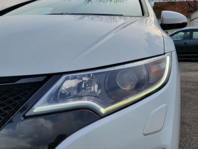 HONDA CIVIC 1.8 Elegance Navi (Automata) Kitűnő állapot! Magyarországi Ülésfűtés Tempomat Kamera Bluetooth