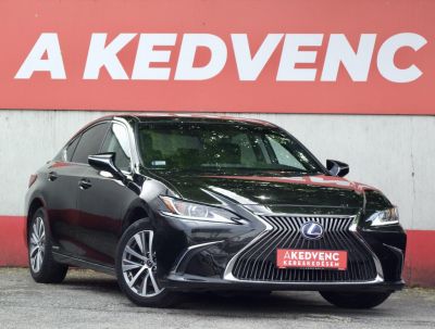 LEXUS ES 300h Prestiege Top CVT 60e km. LED Napfénytető Bőr Navi Tempomat Kamera Ülésfűtés
