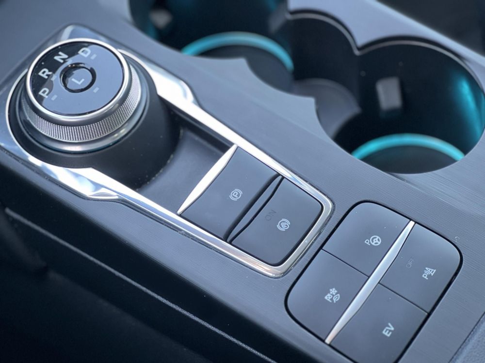 FORD KUGA 2.5 PHEV Titanium X CVT 94e km. Tempomat Ülésfűtés CarPlay Kamera Bluetooth