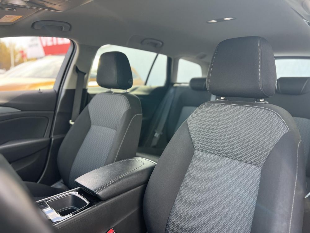 OPEL INSIGNIA Sports Tourer 1.5 Edition Start Stop M.o.-i. sérülésmentes. 4 évszakos gumik. CARPLAY!