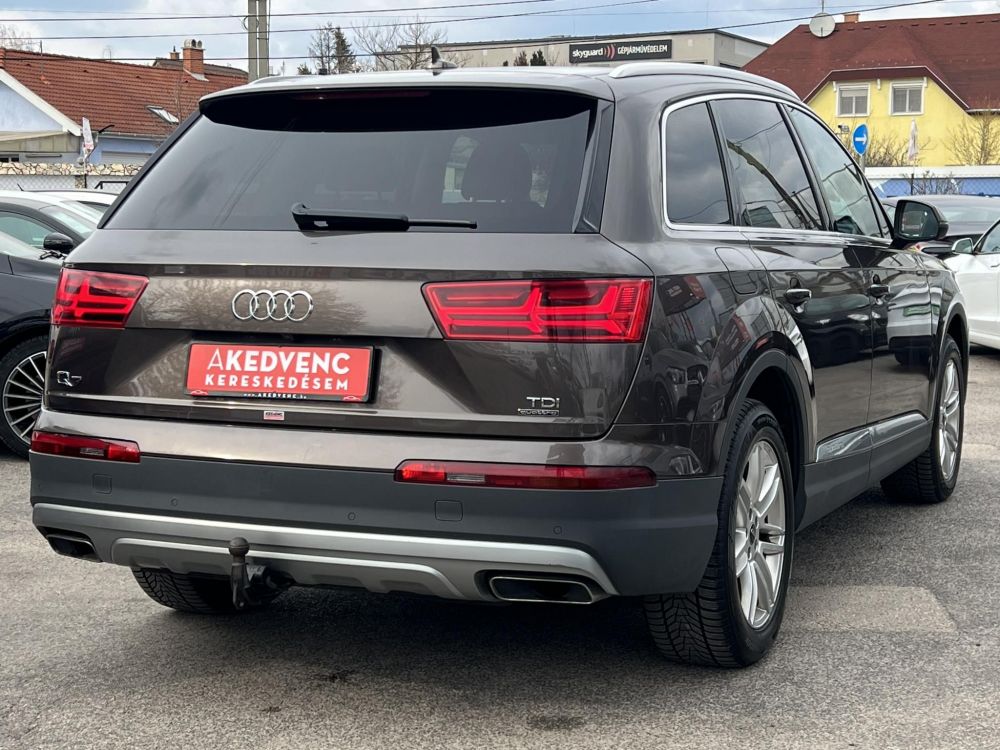 AUDI Q7 3.0 V6 TDI quattro Tiptronic ic M.o.i. 1.tul. rendszeresen karbantartott. vezérlés cserélve!