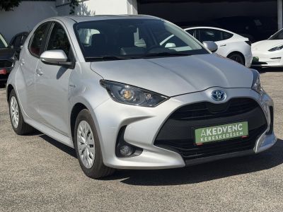 TOYOTA YARIS 1.5 Hybrid Comfort Tech e-CVT 103e km. ülésfűtés. kormányfűtés. kamera. sávtartó. digitklíma