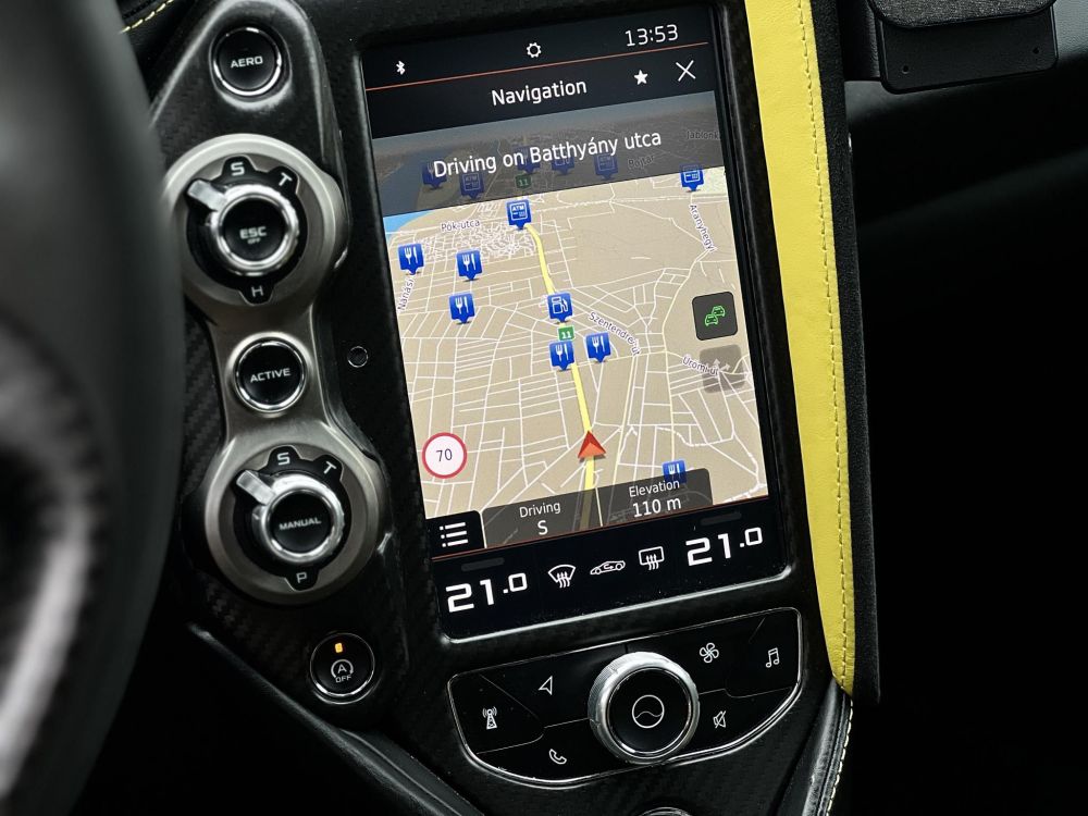 MCLAREN 720S Alcantara belső. carbon pack. Bowers&Wilkins hangrendszer