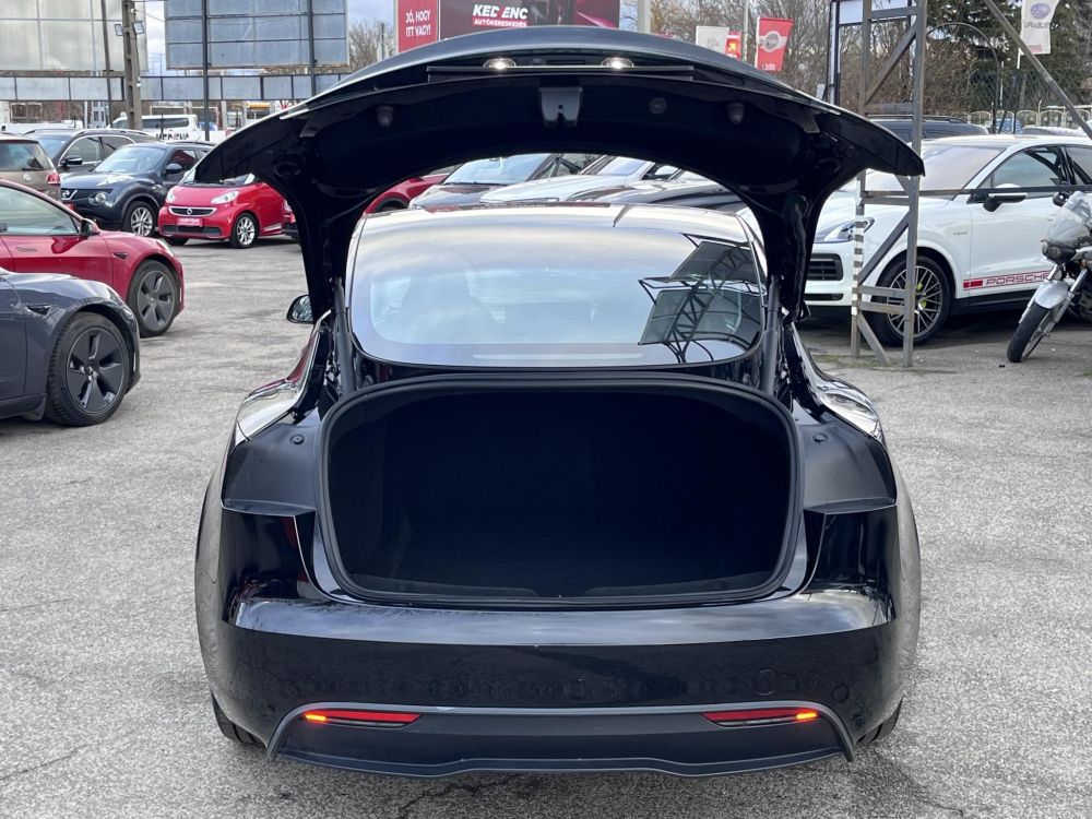 TESLA MODEL 3 RWD (Automata) HIGHLAND 27e km. AMD Ryzen. Gyári garancia 2032-ig. 500km hatótáv!