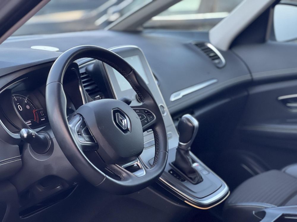 RENAULT GRAND SCENIC Scénic 1.7 Blue dCi Intens EDC (7 személyes ) Carplay. Tolatókamera. tempomat