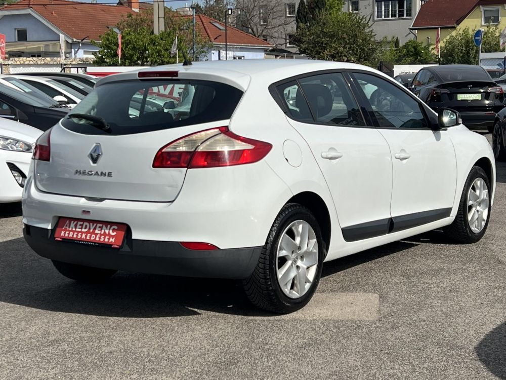 RENAULT MEGANE 1.6 Dynamique Magyarországi. teljes szerviztörténet! LEGJOBB ÁR!