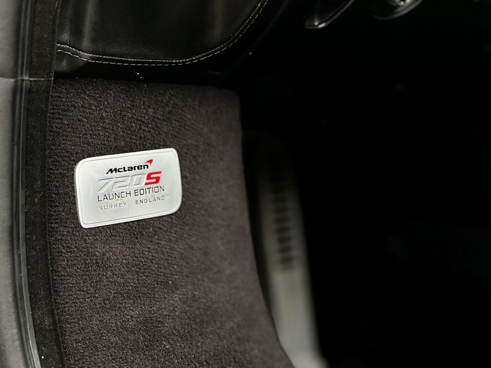MCLAREN 720S Alcantara belső. carbon pack. Bowers&Wilkins hangrendszer