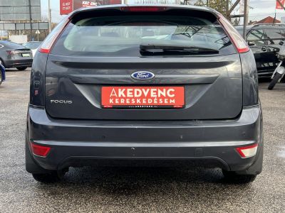 FORD FOCUS 1.6 Ghia (Automata) Klíma Tempomat City szervó Téli/nyári garnitúra!