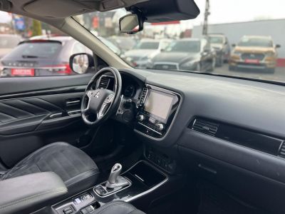 MITSUBISHI OUTLANDER 2.4 PHEV Instyle Premium 4WD CVT Magasan felszerelt. akár 40km elektromos hatótáv!