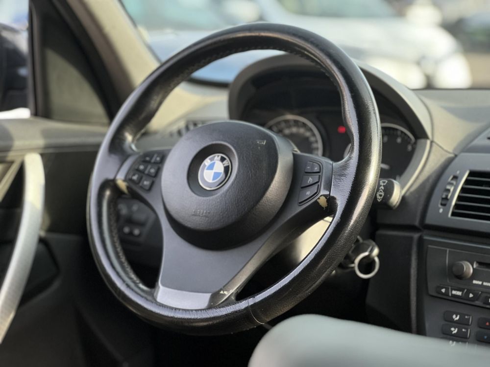 BMW X3 3.0 (Automata) xenon fényszórók. ülésfűtés. lejtmenet. memória. vonóhorog. bőr belső!