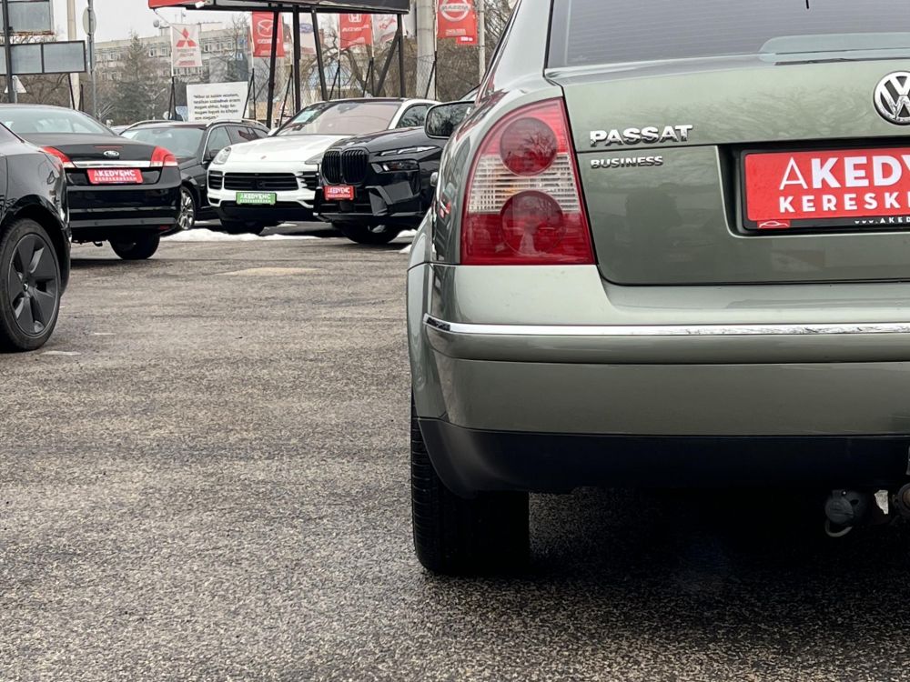 VOLKSWAGEN PASSAT 1.6 Comfortline Business