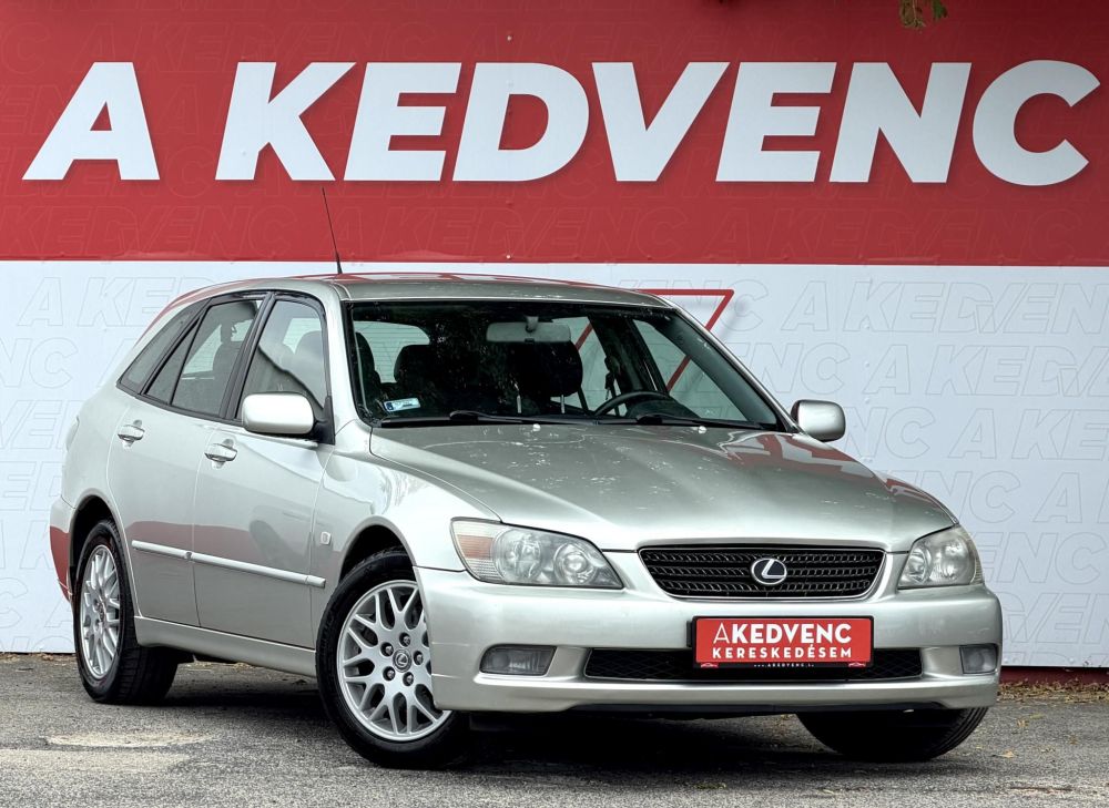 LEXUS IS