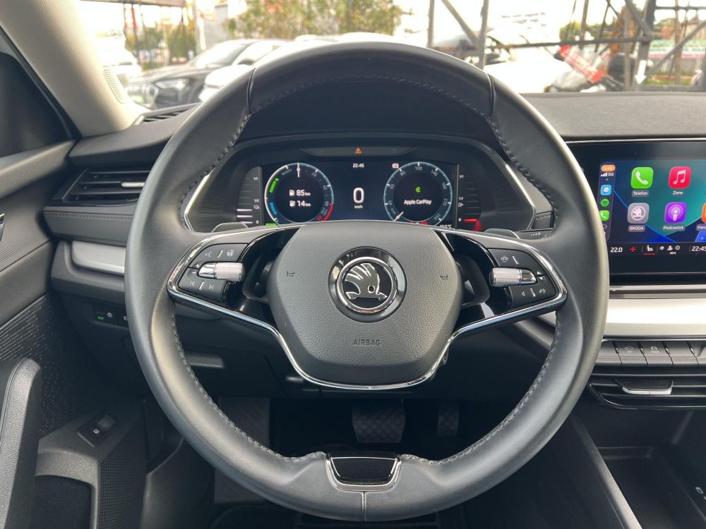 SKODA OCTAVIA Combi 1.4 TSI pHEV Ambition DSG 22e km. LED Tempomat Carplay Sávtartó Ülésfűtés Kormányfűtés Virtual Cockpit