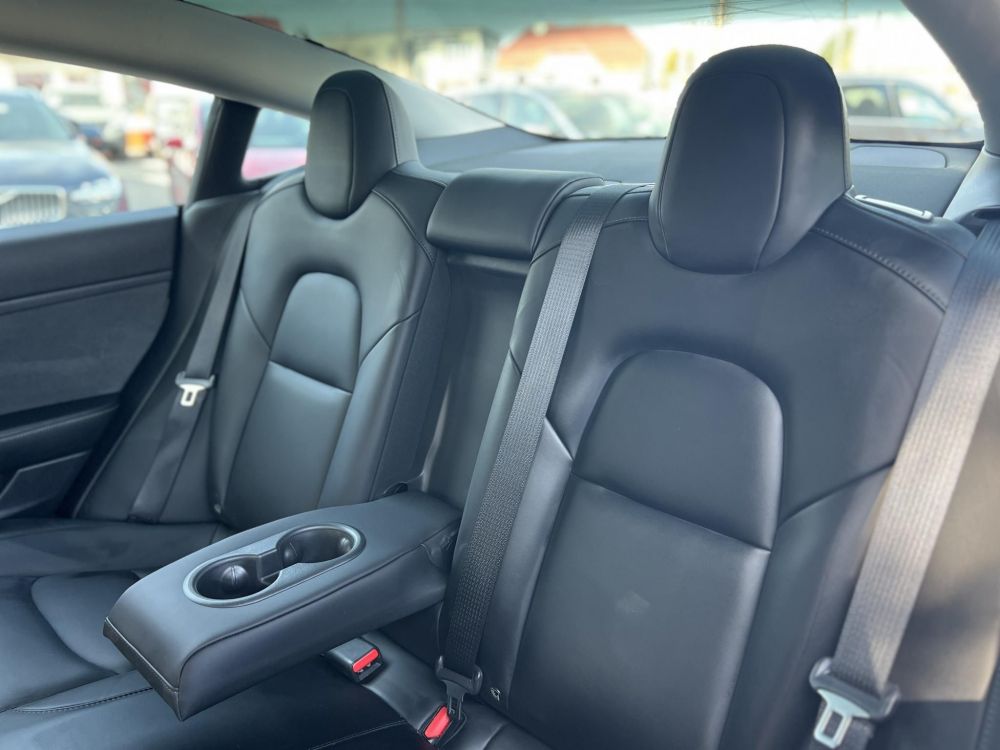 TESLA MODEL 3 Long Range AWD (Automata) 60e km. mátrix LED. hőszivattyú. 500km hatótáv!